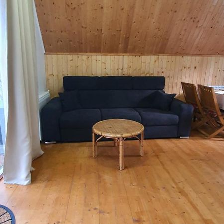 Cabana Din Livada Pucioasa Luaran gambar