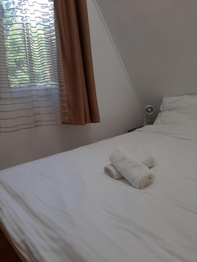 Cabana Din Livada Pucioasa Luaran gambar